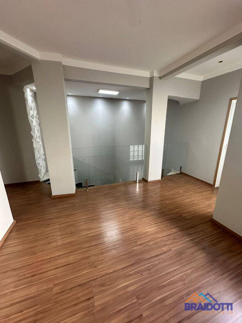 Casa à venda com 3 quartos, 202m² - Foto 11