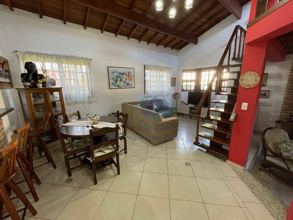 Chácara à venda com 4 quartos, 330m² - Foto 2