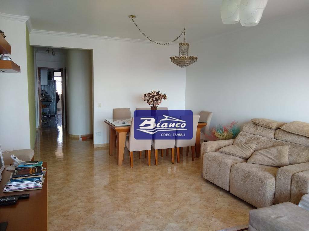 Apartamento à venda com 3 quartos, 144m² - Foto 2