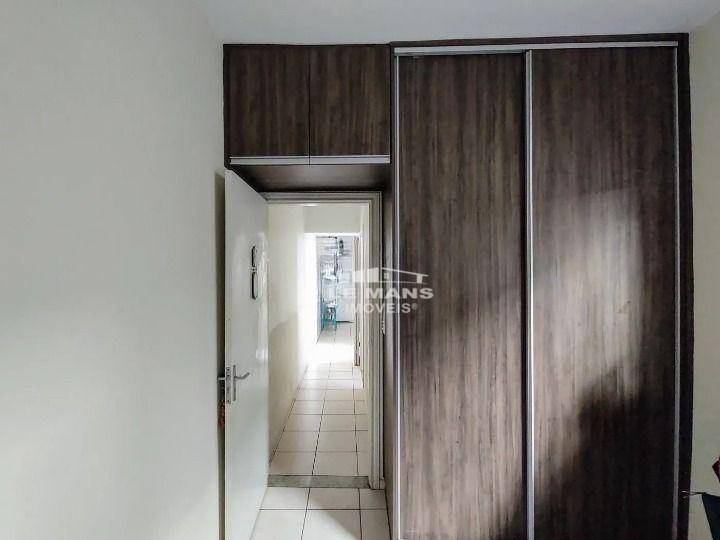 Casa à venda com 2 quartos, 75m² - Foto 11