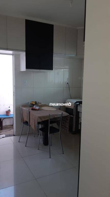 Casa à venda com 3 quartos, 104m² - Foto 5