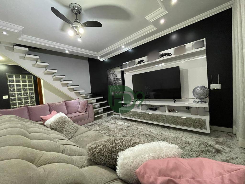 Casa, 3 quartos, 204 m² - Foto 1