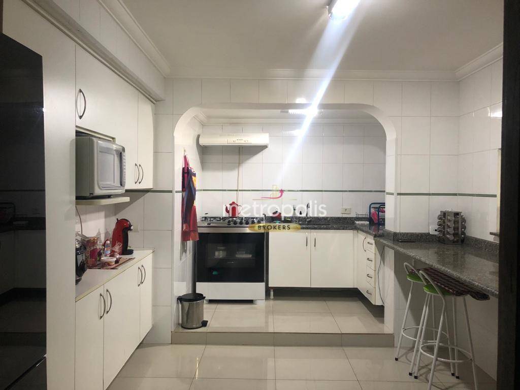 Sobrado à venda com 4 quartos, 350m² - Foto 5