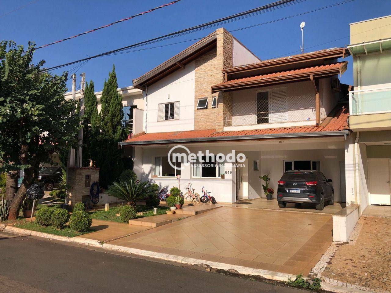 Casa de Condomínio à venda com 4 quartos, 253m² - Foto 1