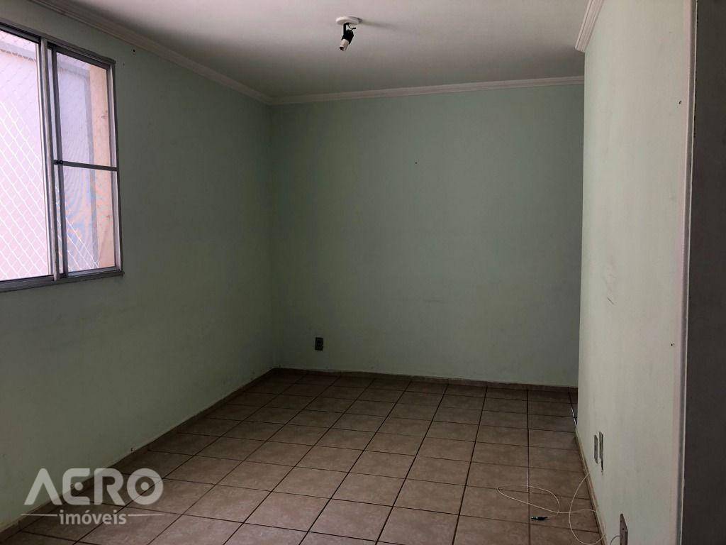 Apartamento à venda com 3 quartos, 94m² - Foto 2