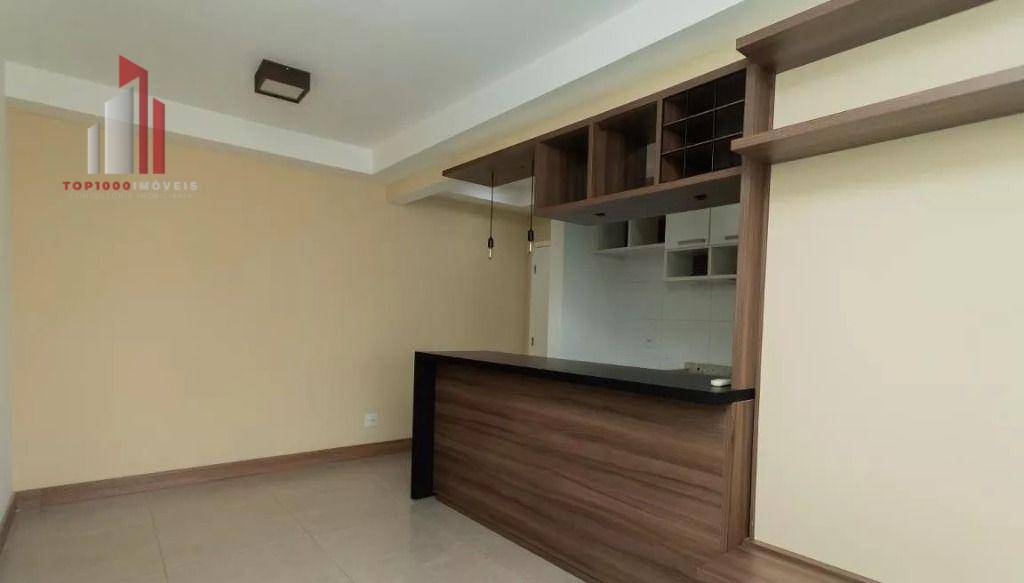 Apartamento à venda com 2 quartos, 70m² - Foto 4