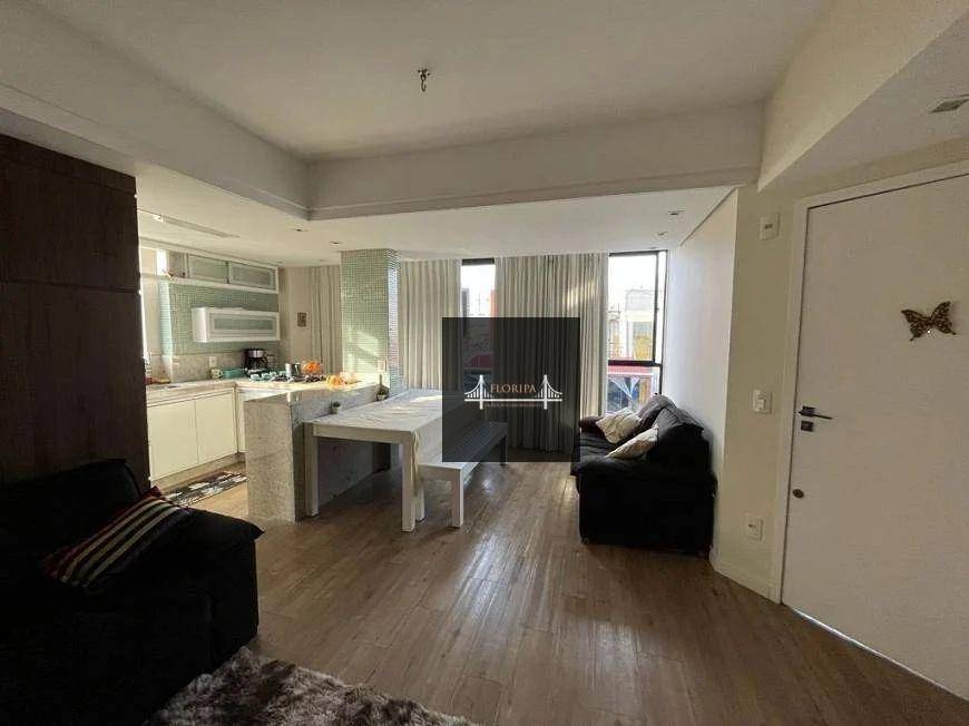 Apartamento à venda com 2 quartos, 69m² - Foto 2