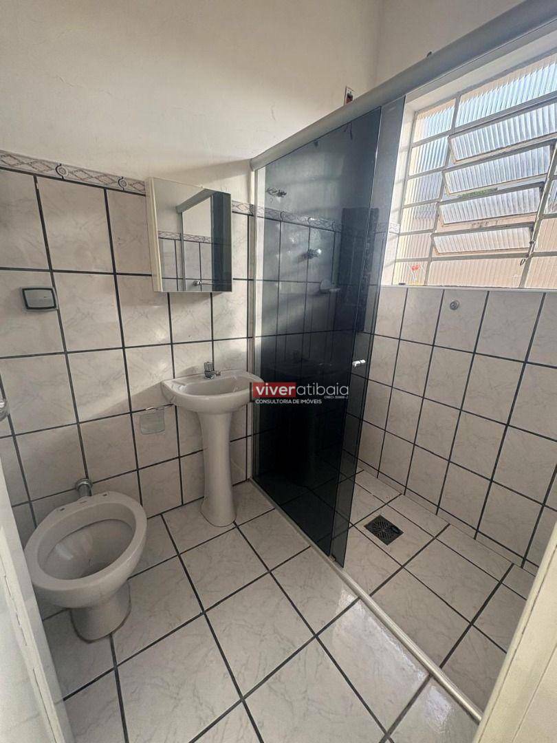 Casa para alugar com 4 quartos, 180m² - Foto 9