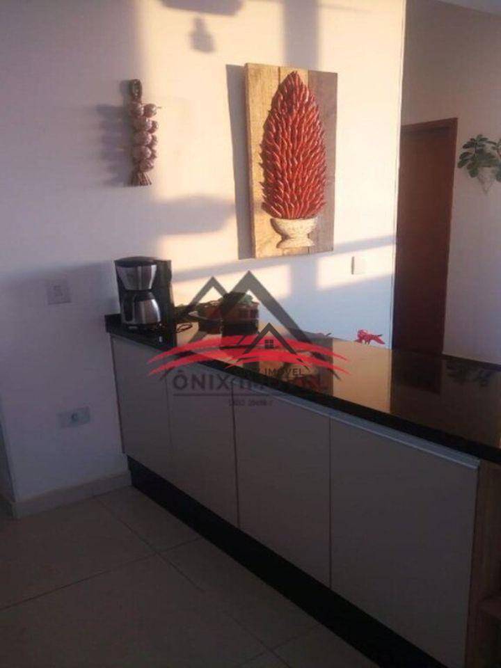 Casa de Condomínio à venda com 3 quartos, 220m² - Foto 3