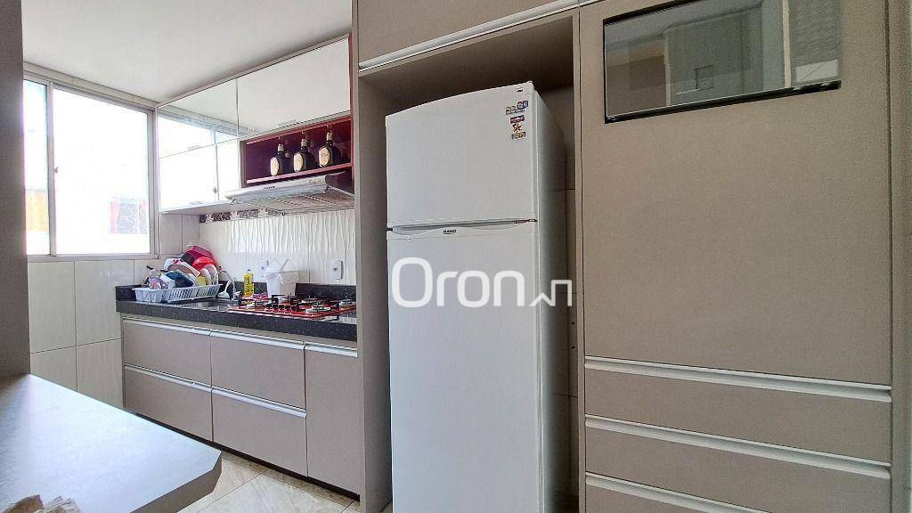 Apartamento à venda com 2 quartos, 112m² - Foto 3