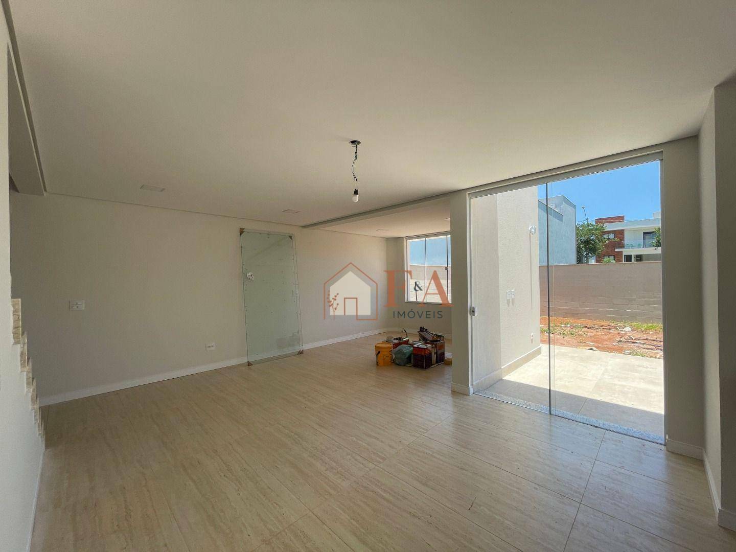 Casa de Condomínio à venda com 3 quartos, 155m² - Foto 2