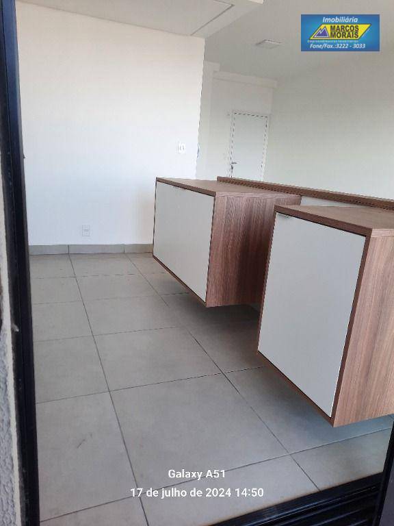 Apartamento para alugar com 3 quartos, 125m² - Foto 4