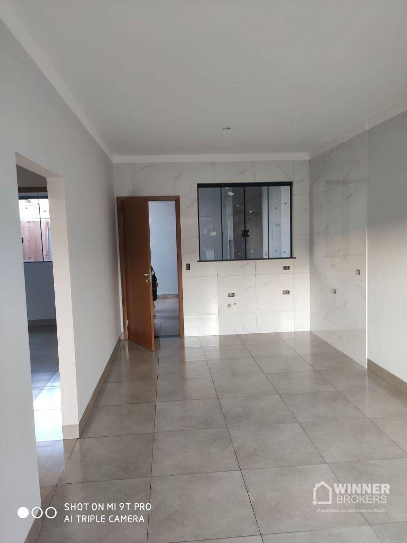 Casa à venda com 2 quartos, 70m² - Foto 2