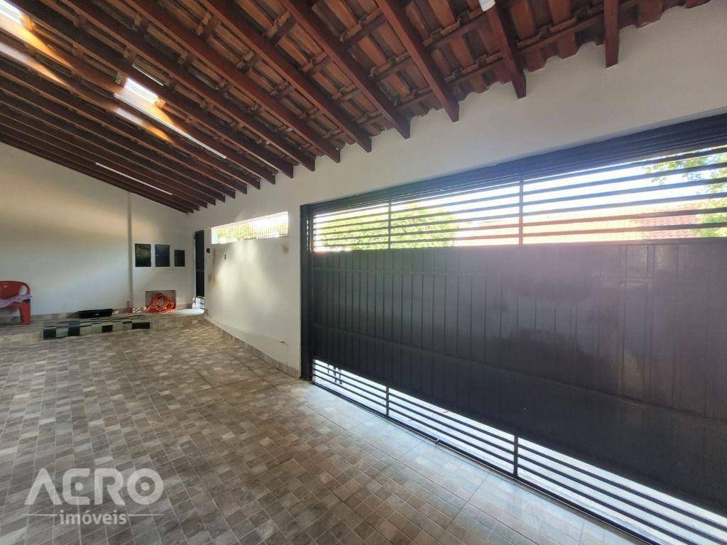 Casa à venda com 2 quartos, 126m² - Foto 2