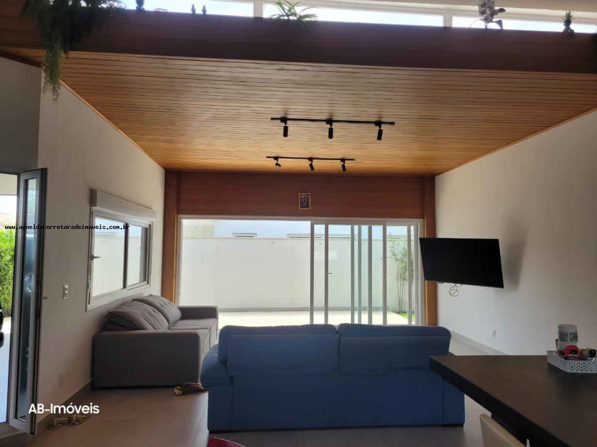 Casa de Condomínio à venda com 3 quartos, 214m² - Foto 12