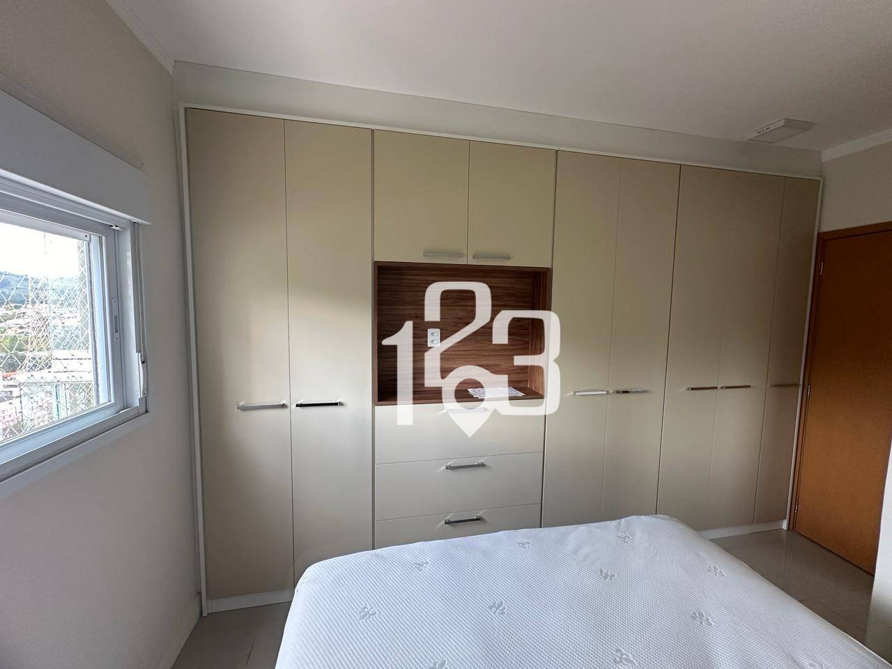 Apartamento para alugar com 2 quartos, 84m² - Foto 4