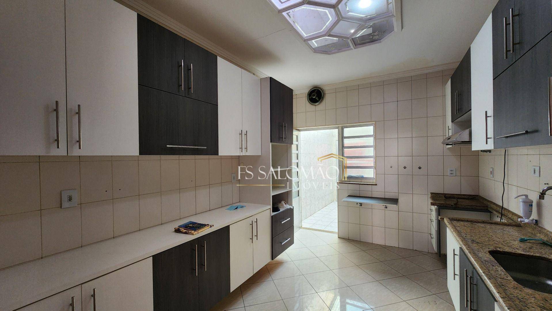 Casa à venda com 3 quartos, 200m² - Foto 6