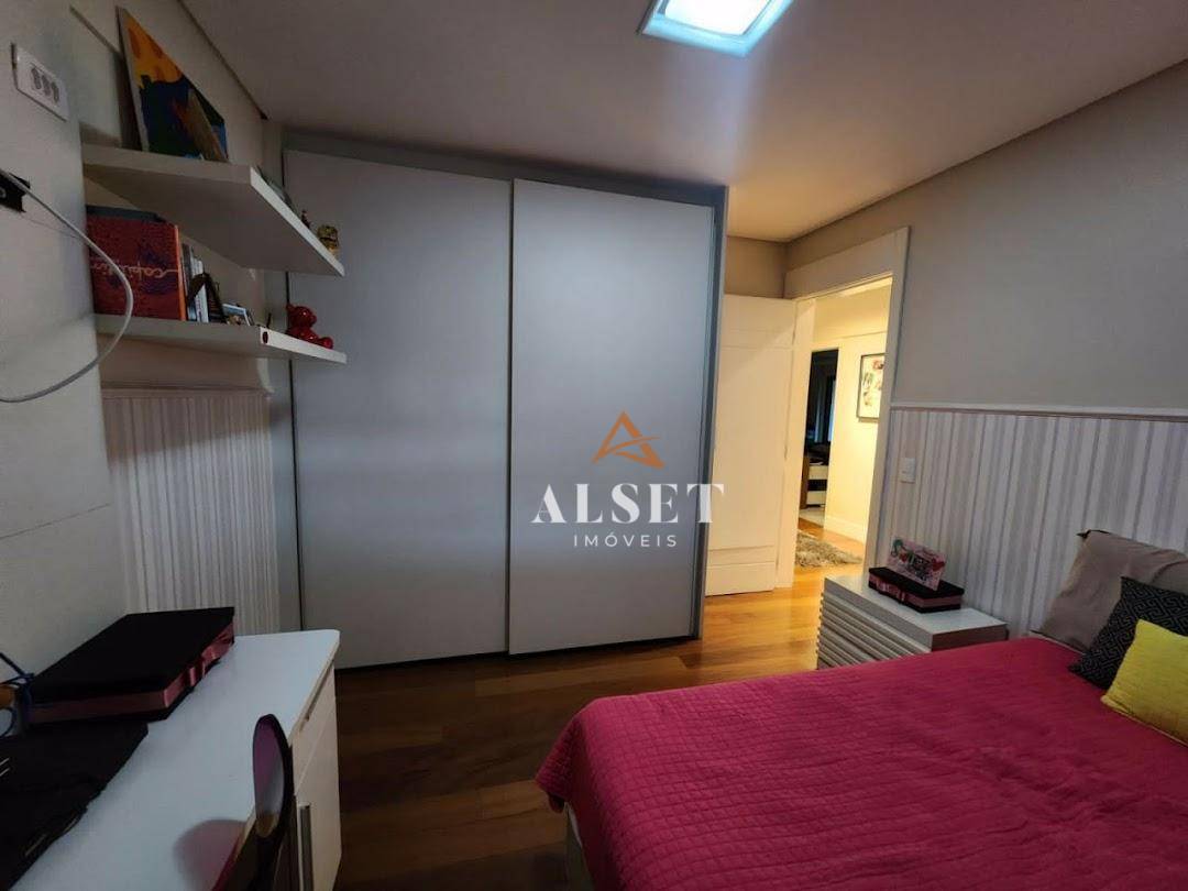 Apartamento à venda com 3 quartos, 156m² - Foto 18