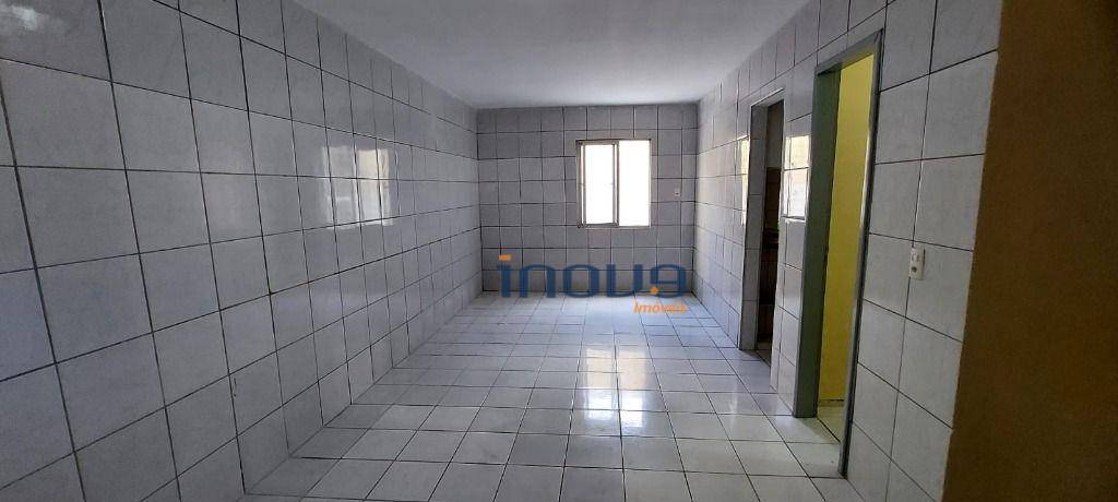 Casa à venda com 4 quartos, 200m² - Foto 5