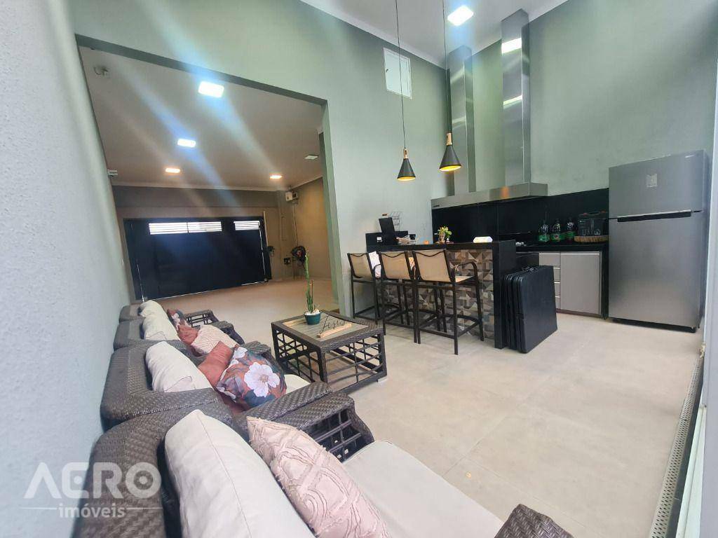 Casa à venda com 3 quartos, 260m² - Foto 10