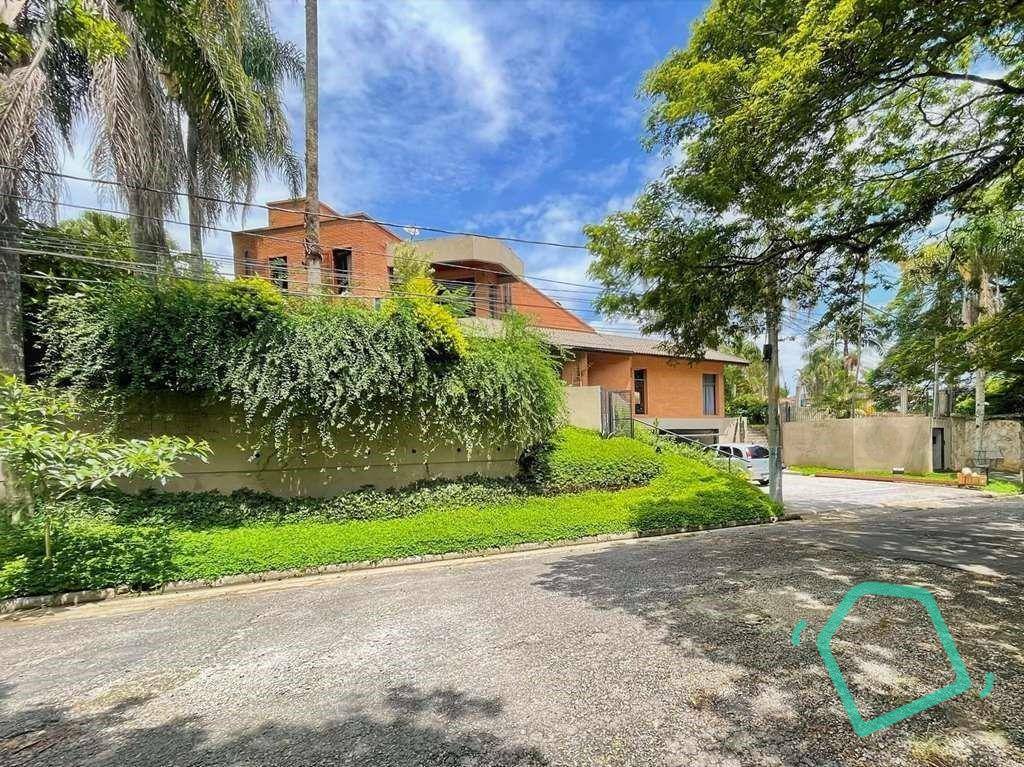 Casa de Condomínio à venda e aluguel com 5 quartos, 850m² - Foto 2