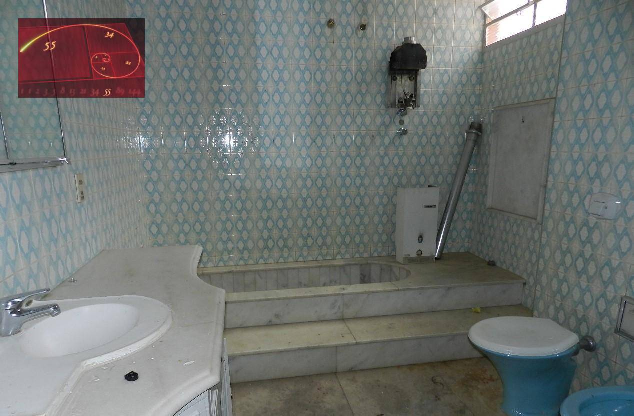 Casa à venda e aluguel com 3 quartos, 368m² - Foto 11