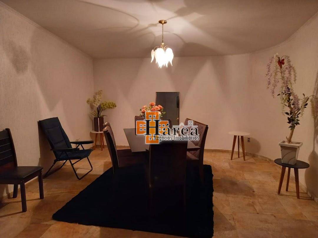 Casa à venda com 3 quartos, 243m² - Foto 5