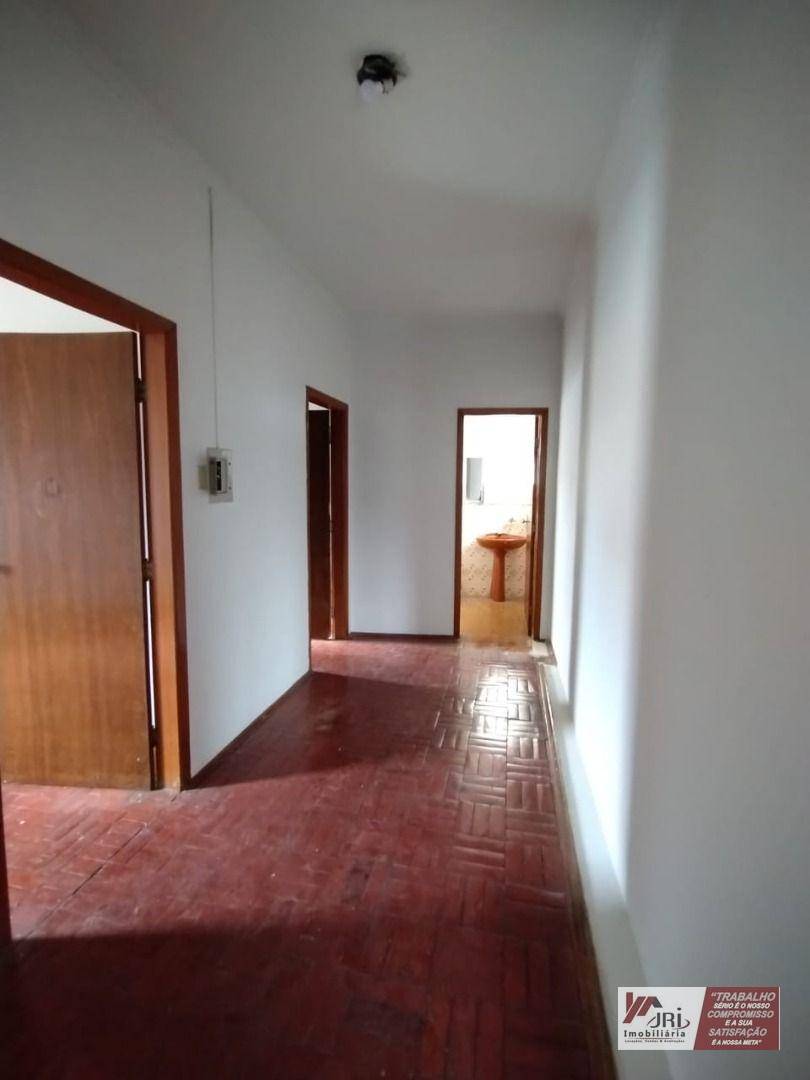 Casa para alugar com 3 quartos, 200m² - Foto 10