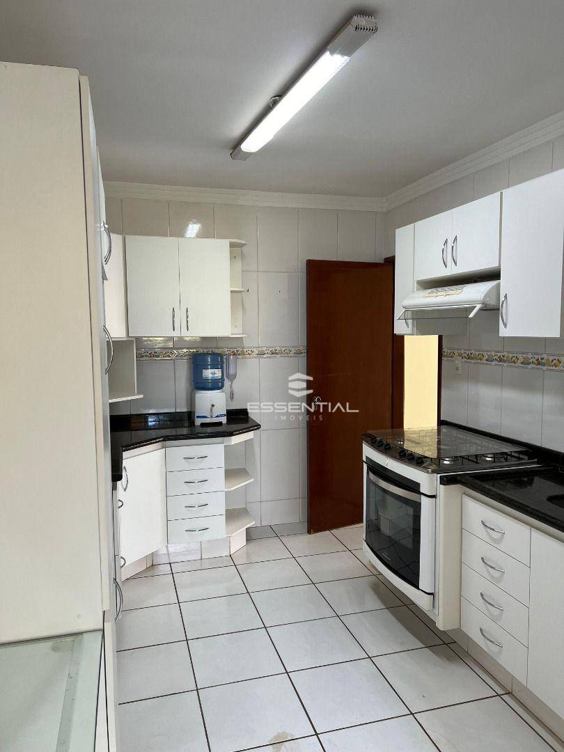 Apartamento à venda com 2 quartos, 77m² - Foto 3