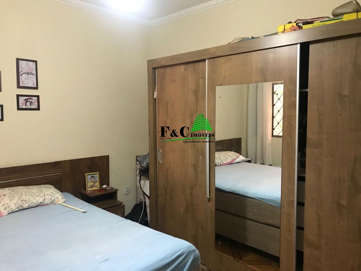 Casa à venda com 4 quartos, 250m² - Foto 18