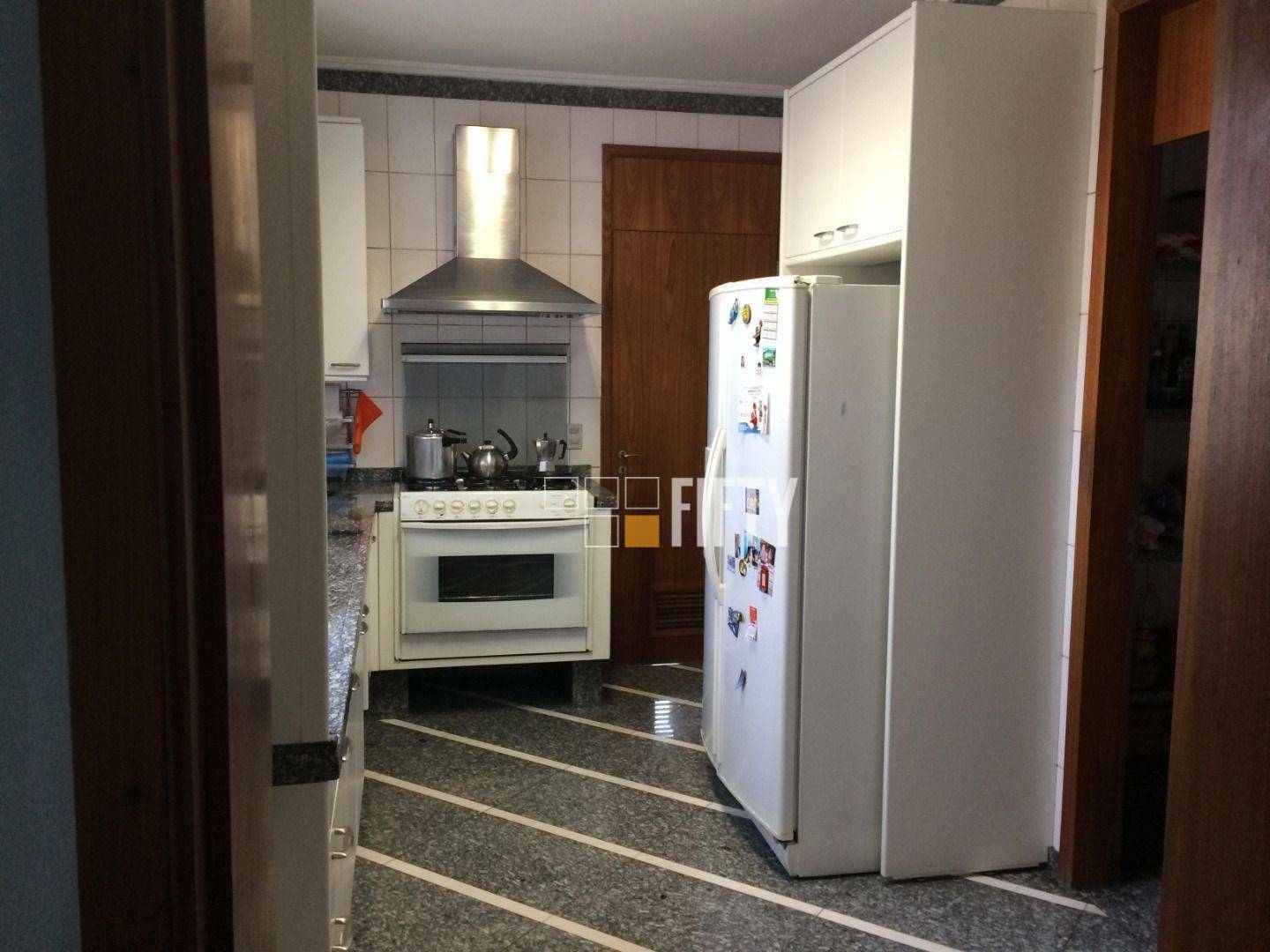 Apartamento à venda com 4 quartos, 275m² - Foto 12