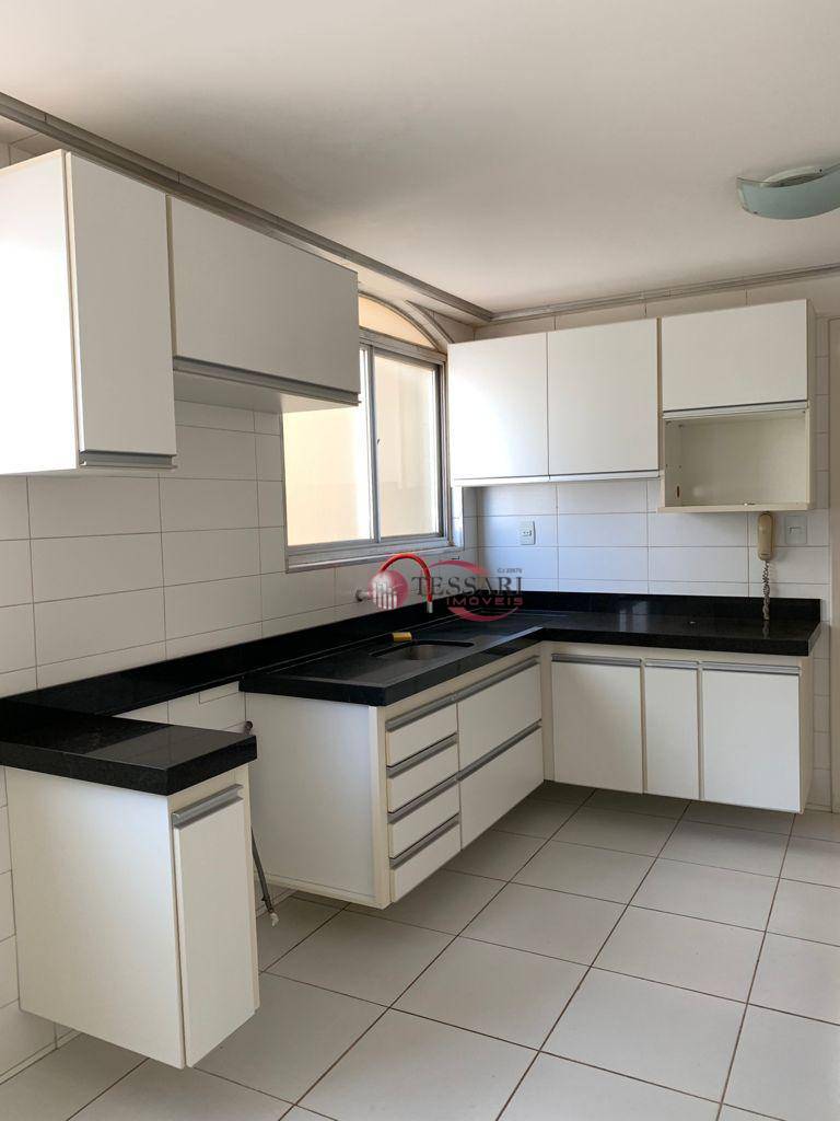 Apartamento à venda com 3 quartos, 185m² - Foto 24