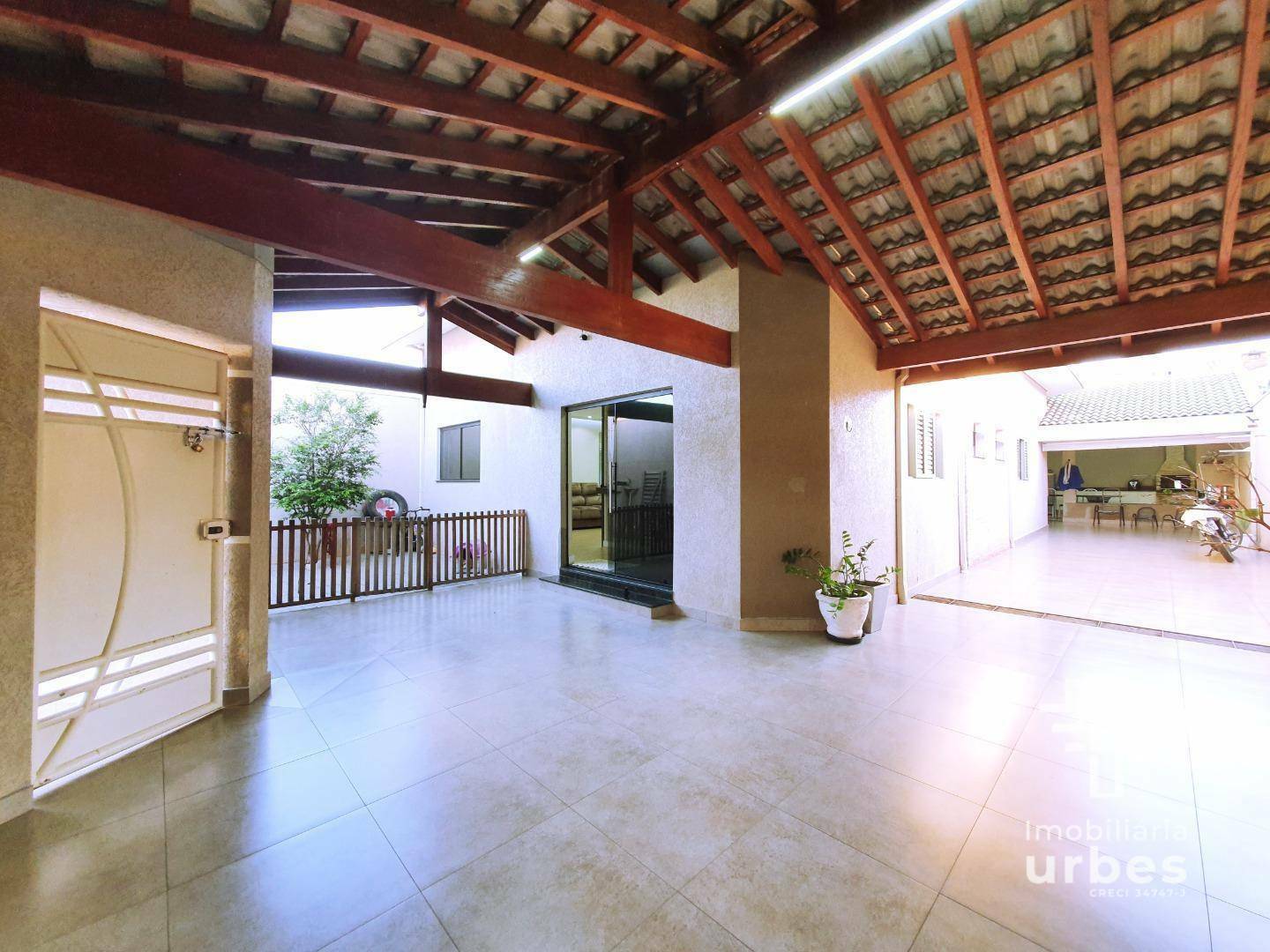 Casa, 3 quartos, 240 m² - Foto 1