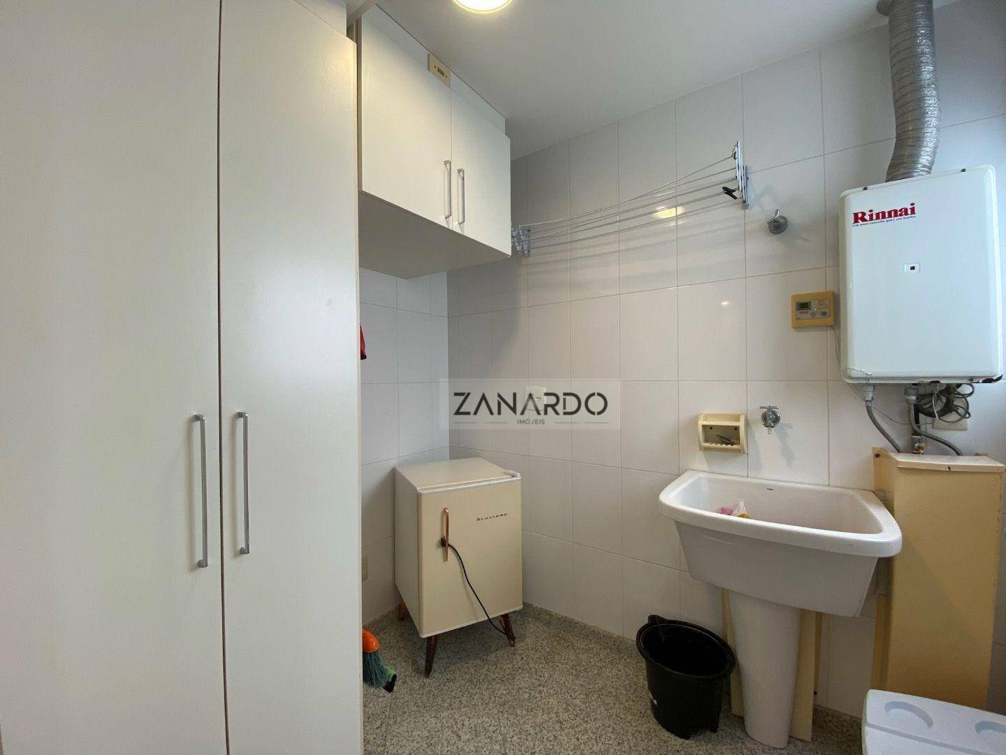 Apartamento à venda com 3 quartos, 121m² - Foto 20