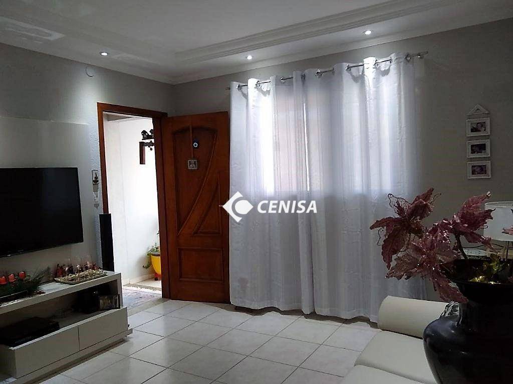 Casa à venda com 2 quartos, 120m² - Foto 1