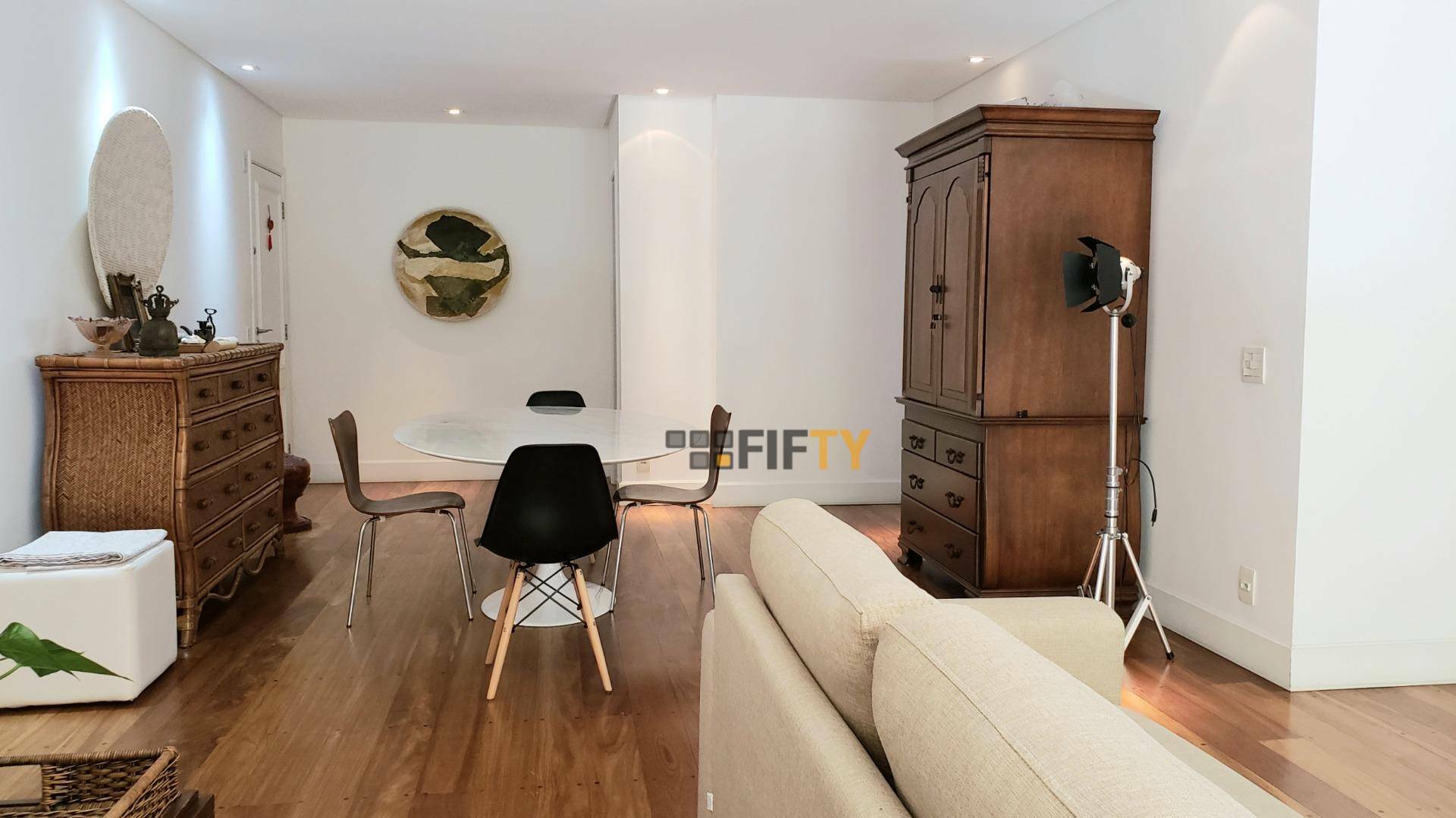 Apartamento à venda com 3 quartos, 234m² - Foto 7