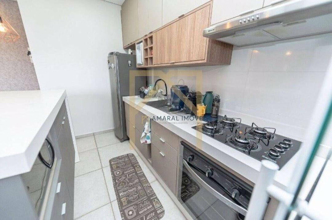 Apartamento à venda com 2 quartos, 65m² - Foto 4