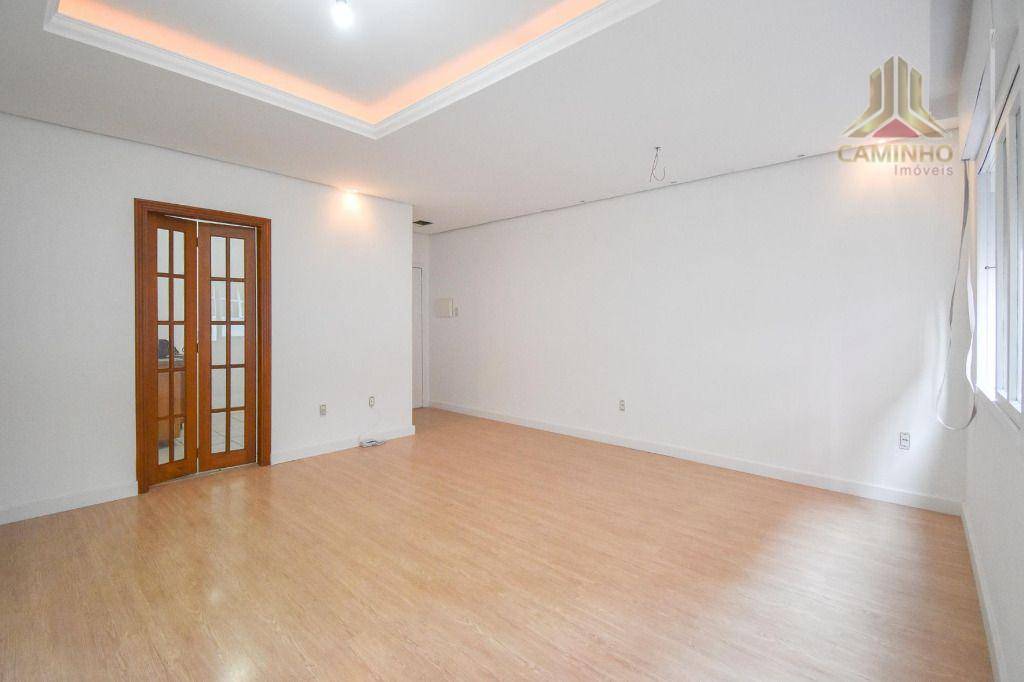 Apartamento à venda com 3 quartos, 94m² - Foto 2