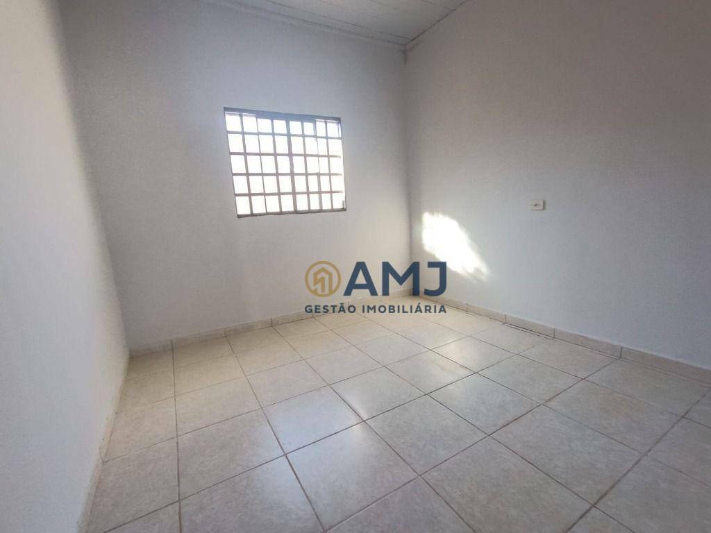 Casa para alugar com 2 quartos, 64m² - Foto 8