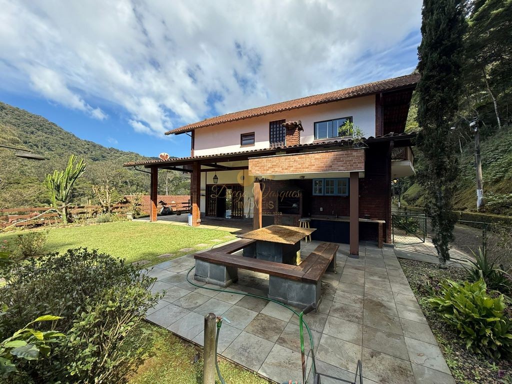 Casa de Condomínio à venda com 3 quartos, 320m² - Foto 2