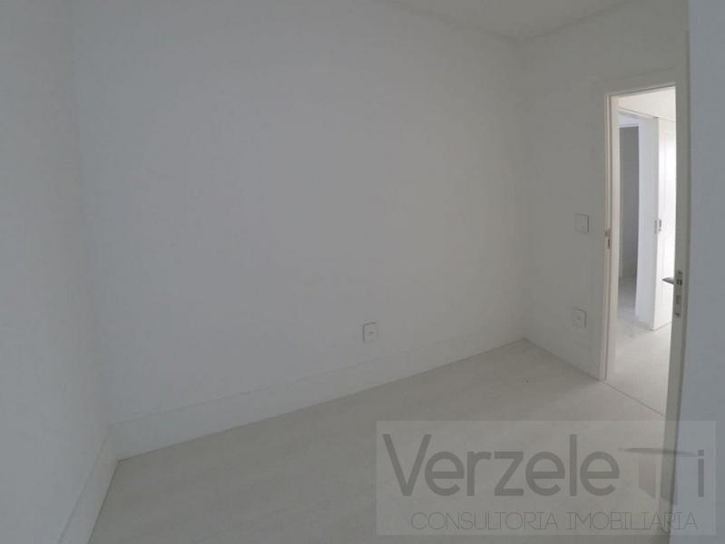 Apartamento à venda com 3 quartos, 151m² - Foto 29