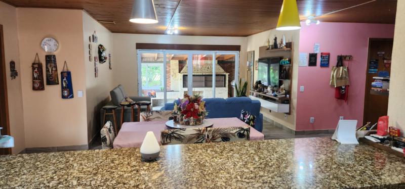 Casa à venda com 2 quartos, 160m² - Foto 2