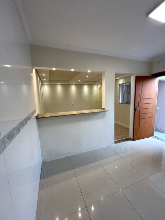 Sobrado à venda com 2 quartos, 60m² - Foto 2