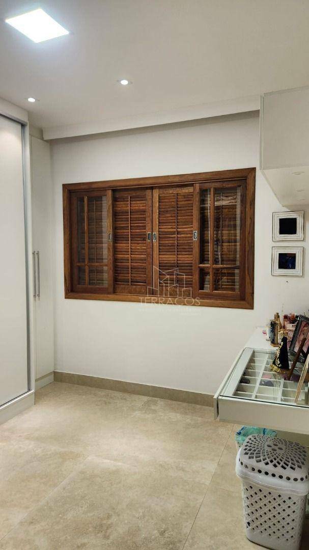 Casa à venda e aluguel com 3 quartos, 250m² - Foto 13