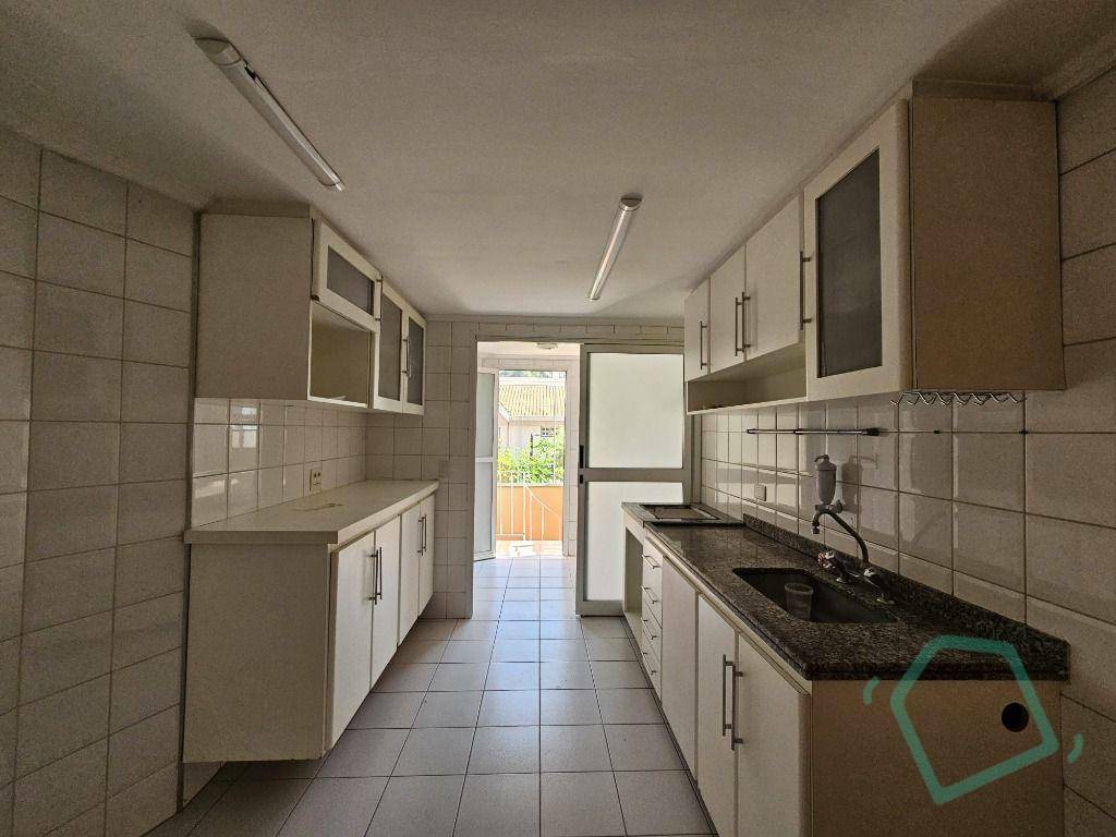 Casa de Condomínio para alugar com 3 quartos, 220m² - Foto 9