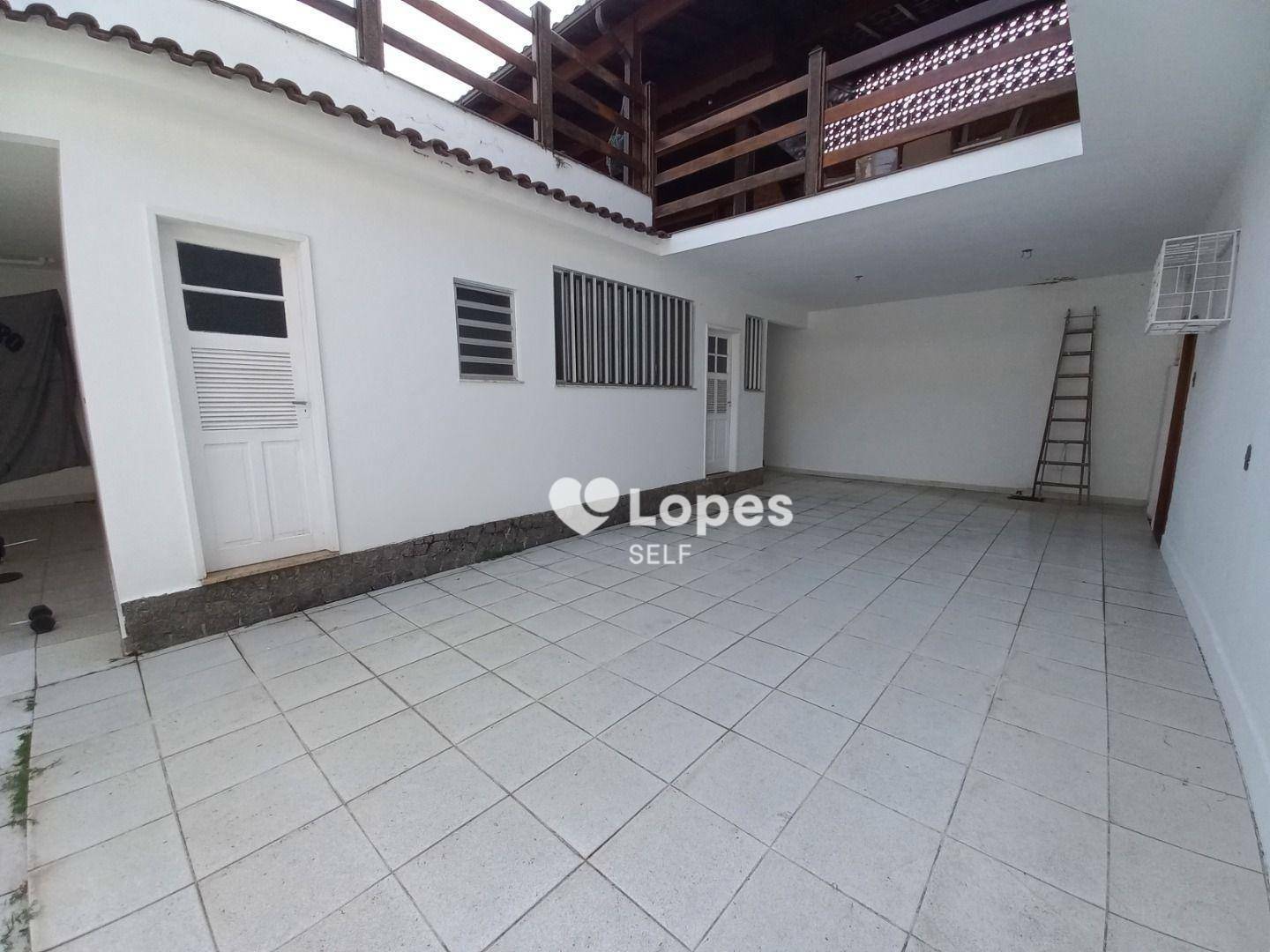 Casa à venda com 6 quartos, 450m² - Foto 17