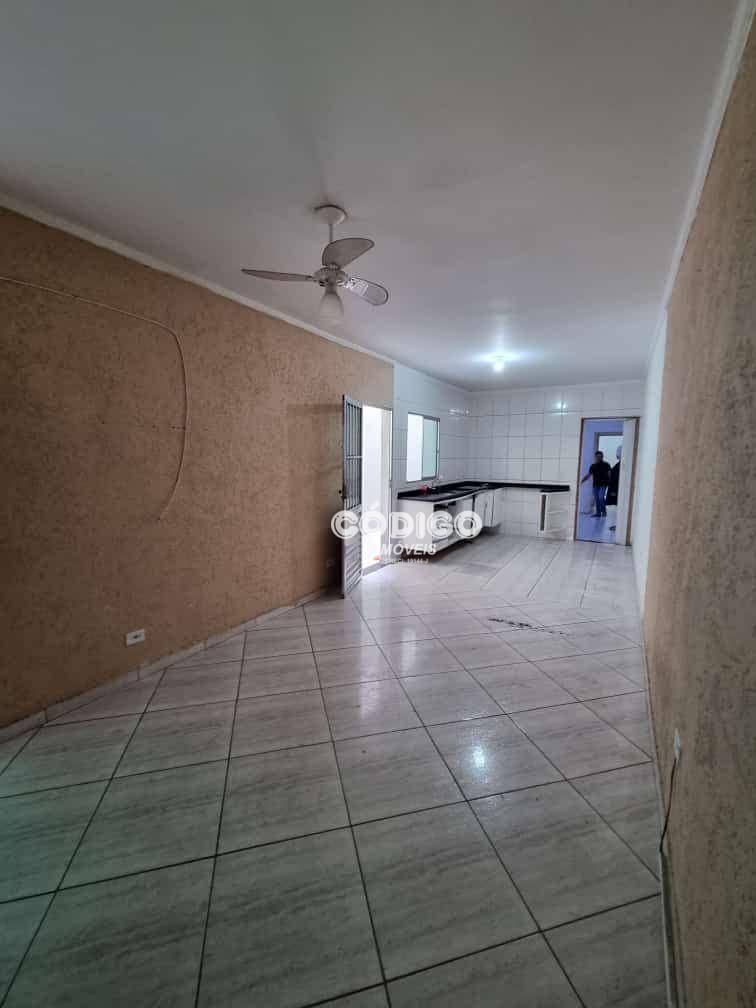 Casa para alugar com 2 quartos, 80m² - Foto 5