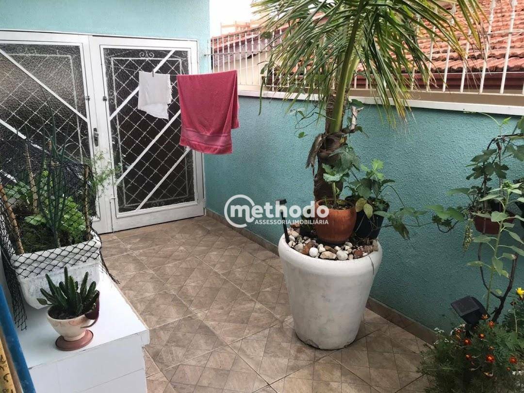 Casa à venda com 3 quartos, 162m² - Foto 2