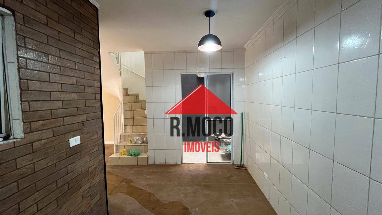 Casa de Condomínio para alugar com 2 quartos, 70m² - Foto 4