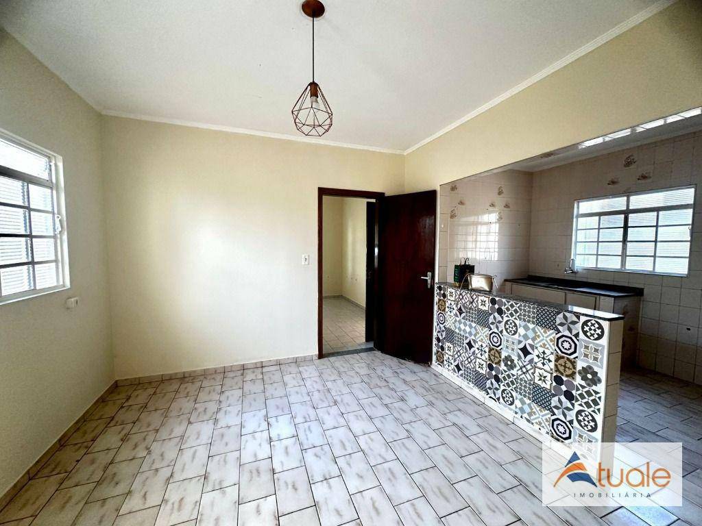 Casa à venda com 3 quartos, 155m² - Foto 1